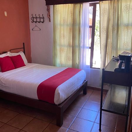 Hotel De Cervantes San Sebastián del Oeste Chambre photo