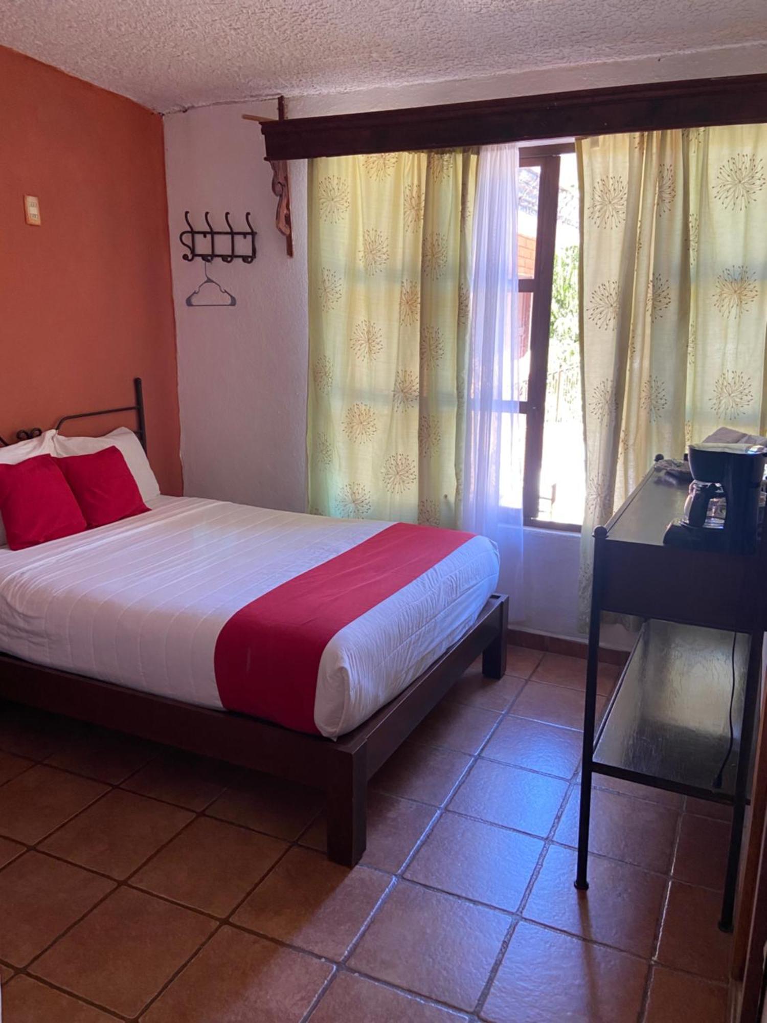 Hotel De Cervantes San Sebastián del Oeste Chambre photo